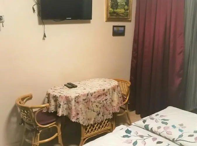 شقة Big
